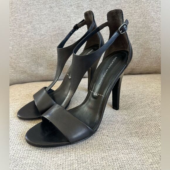 Sigerson Morrison Phoebe T Strap Heeled Sandals Stilettos Black Size 9.5 US - Picture 2 of 7